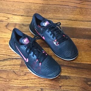 Nike Flywire Training Flex Supreme TR5 Fashion Sneaker Athletic Shoes
Girls 5.5